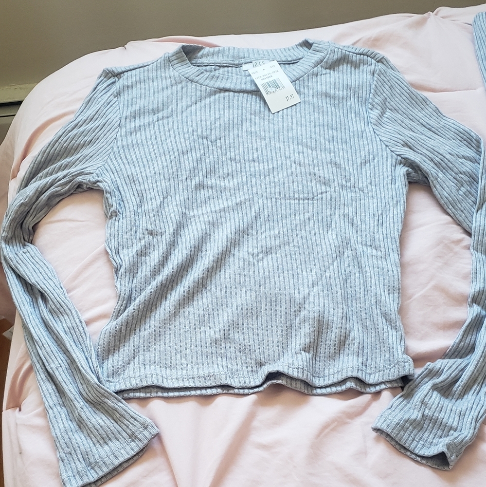 Gray long sleeve top